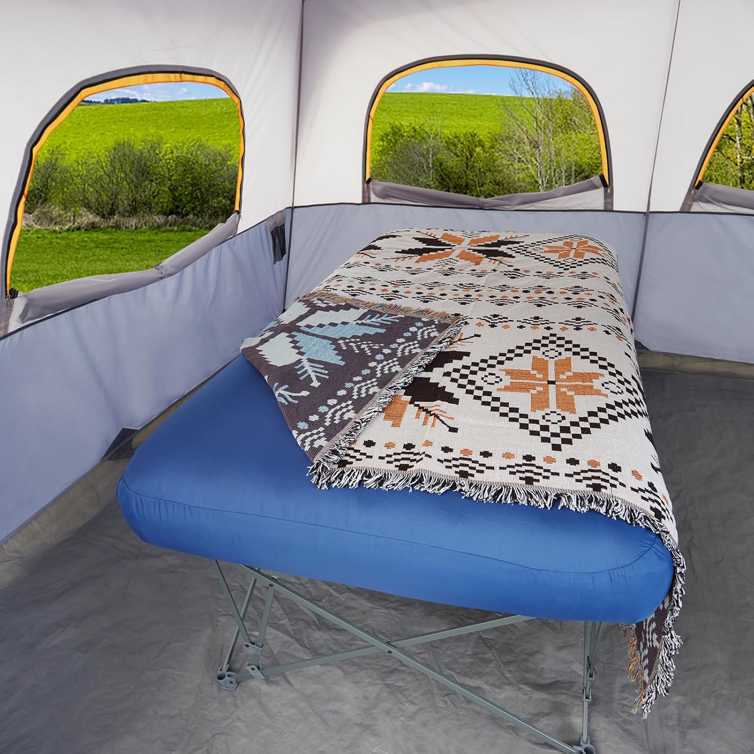 Foldable camping bed. equipped with an inflatable mattress and a portable bag. suitable for outdoor trips. camping. and beach vacations (excluding the inflatable pump)