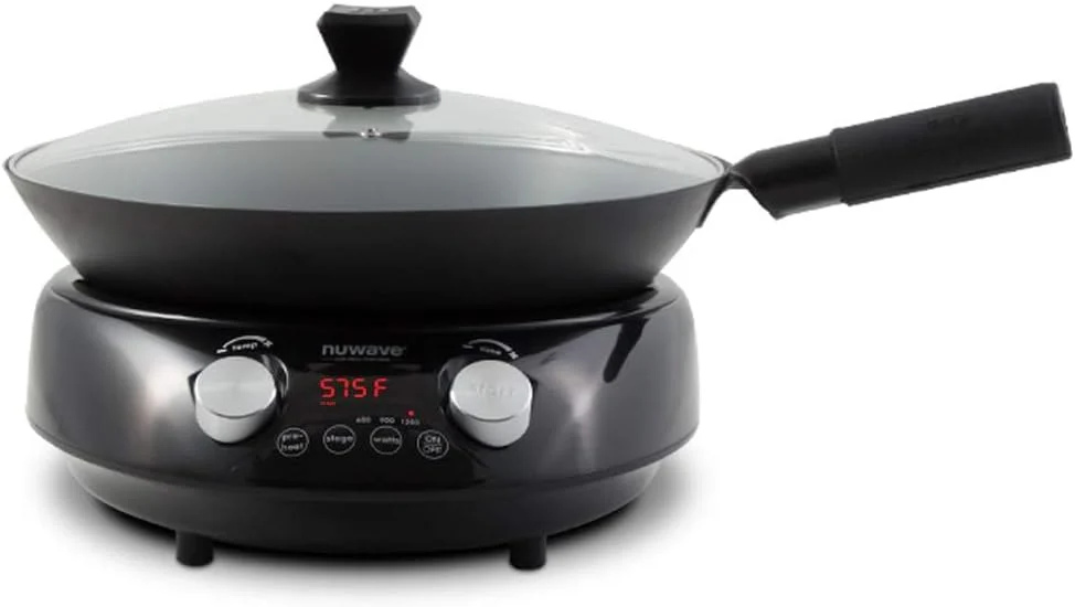 The electromagnetic frying pan can precisely control the temperature. ranging from 100°F to 575°F with intervals of 5°F. The pan body is dark in color. which can add complex charred aromas and flavors. The power is 3 watts. The specifications are 600